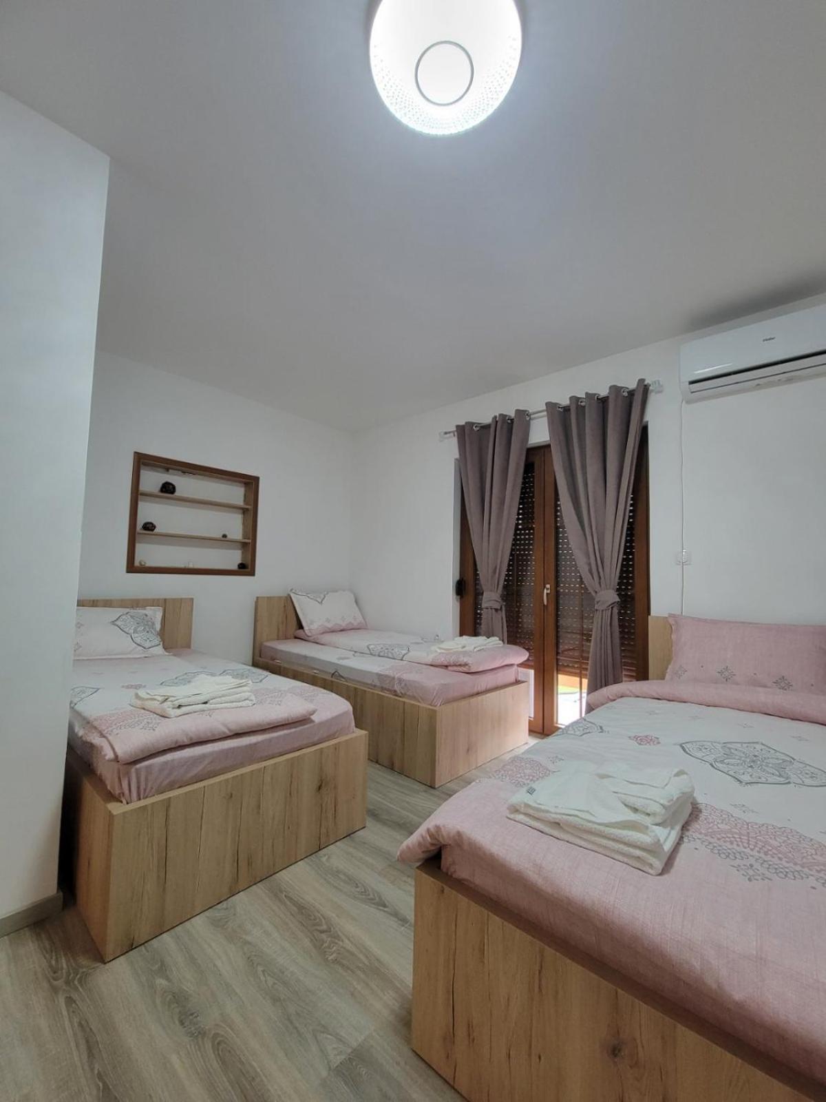 Eleon Motel Brezovice Exterior photo